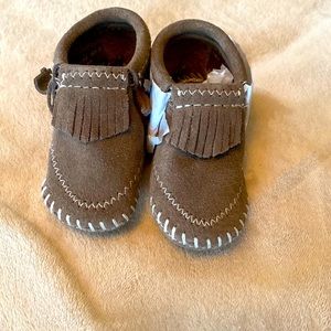 Minnetonka gray mocks NWT! Never worn Baby size 3